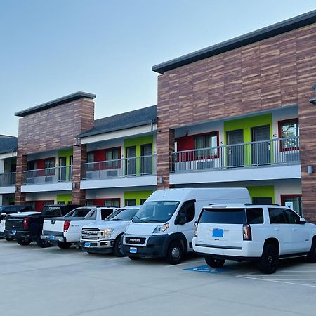 Americas Best Value Inn & Suites Kingwood Iah Airport Humble Exterior photo